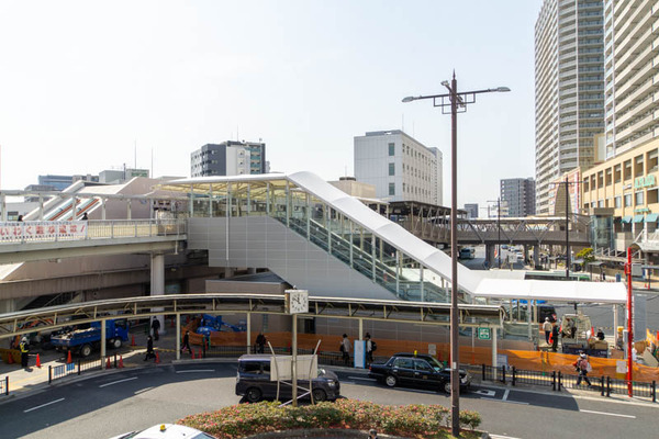 JR高槻駅階段20230301235146