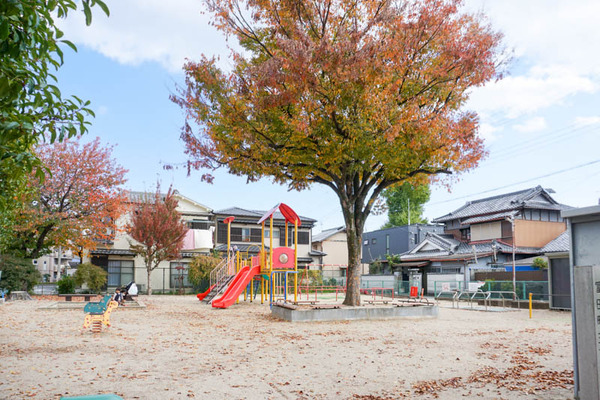 富田町五丁目こすもす公園-202211151