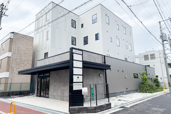 高槻市北園町 高槻やまざき脳神経外科 建物全体