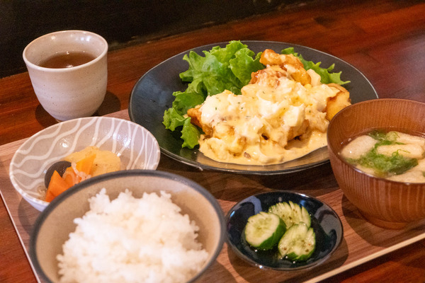 「うまいもんや 吉田」の『チキン南蛮定食』（高槻市天神町）【たかつーグルメ】