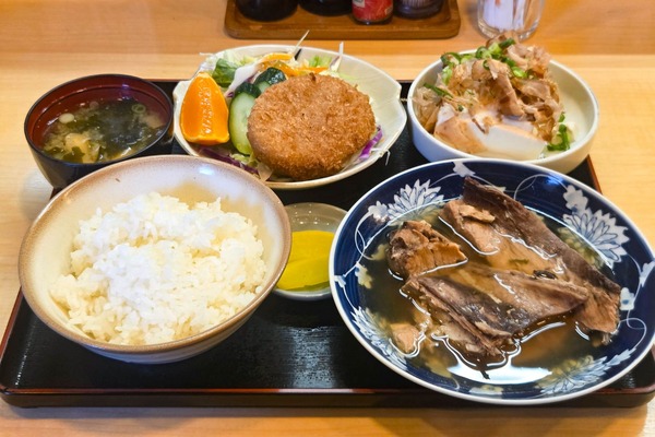 高槻市京口町　いててや　定食