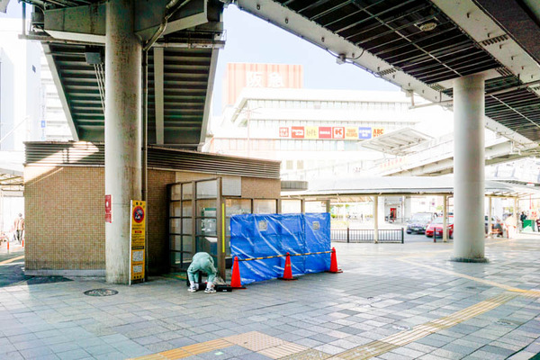 JR高槻駅喫煙所-202112159