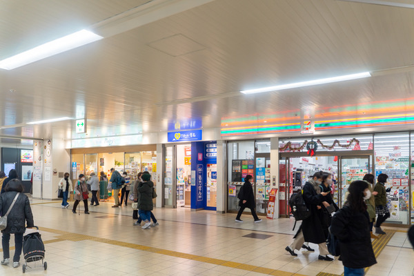 ココカラファイン薬局-2012212