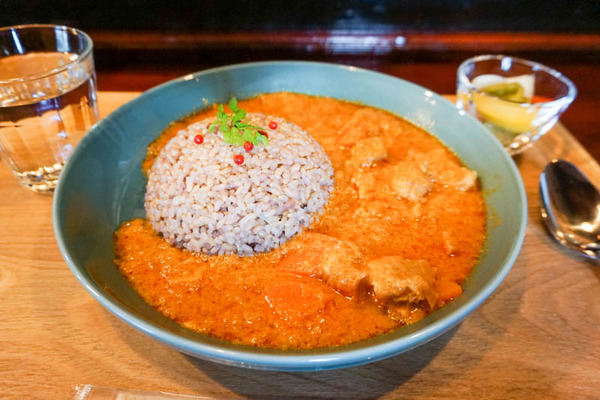 裸足のマミさんの店-2023020815