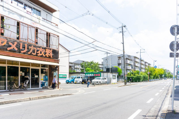 アメリカ衣料芝生町-202108023