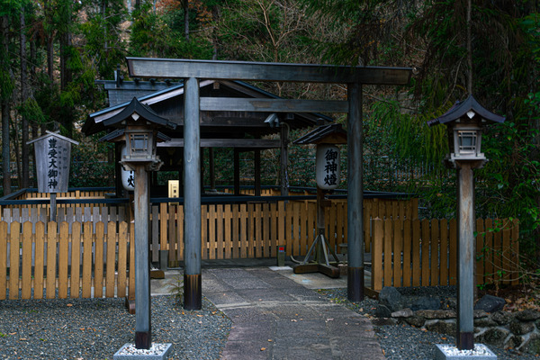 摂津一の宮神社-20122115