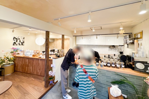 島本町 ROOT3 COFFEE 店内の様子