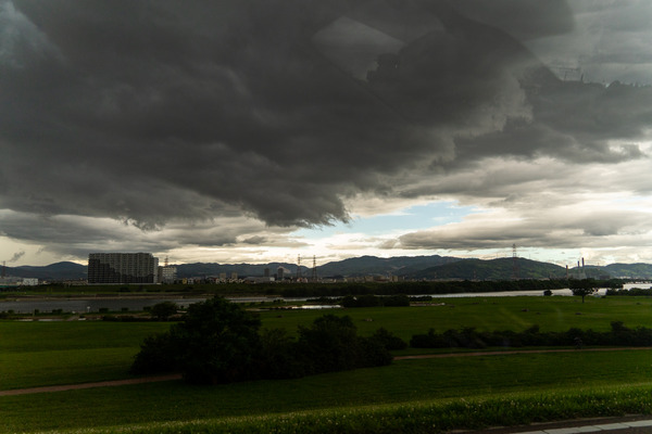 ゲリラ豪雨2-2107182