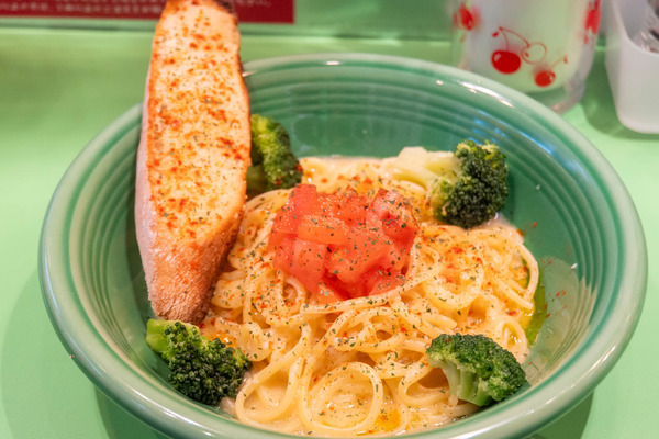 ペペロンチーノ ペペロンチーノ専門店 ぺろん」の『ペペロンチーノ並盛』（グリーン