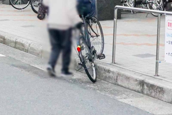 阪急高槻市駅スロープ-202112225