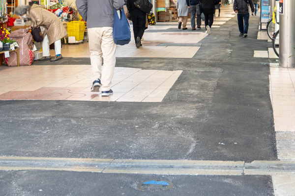 芥川商店街舗装20240112130555