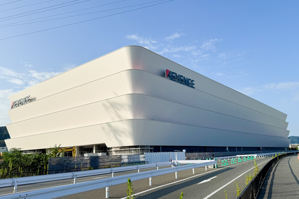 井尻につくってるキーエンスのロジスティクスセンターができてきてる。171号線につづく道路もできるみたい