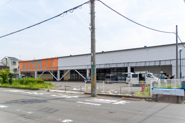 今城町につくってる「クスリのアオキ」は10月下旬オープン予定