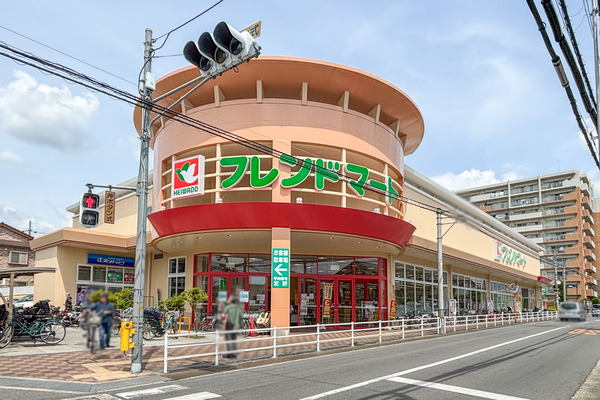 府道115号線ぞい氷室町の「フレンドマート」が店内改装のため臨時休業。6月3日まで