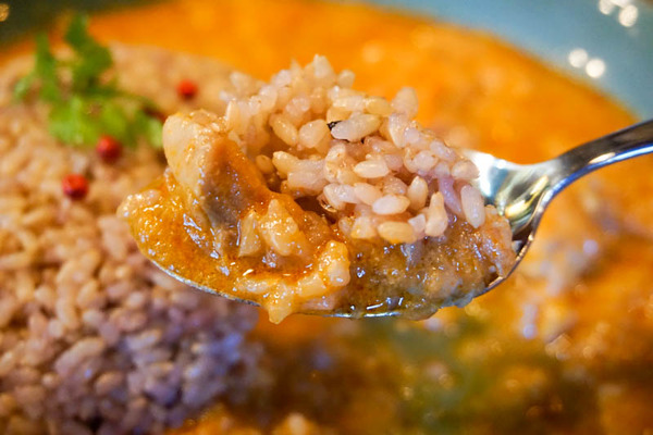 裸足のマミさんの店-2023020824