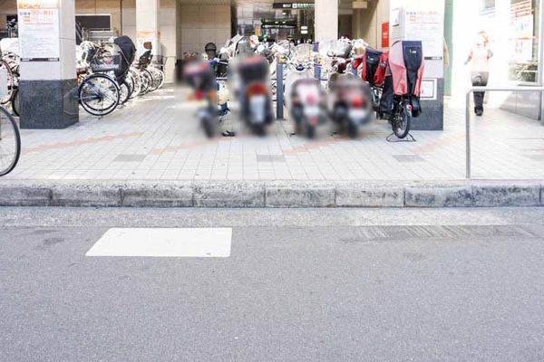 阪急高槻市駅スロープ-202111261