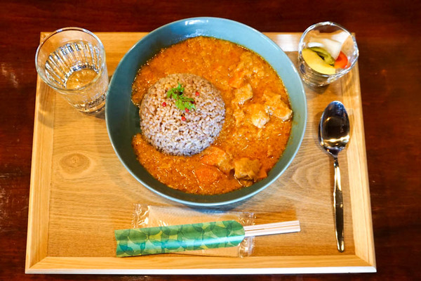 裸足のマミさんの店-2023020814