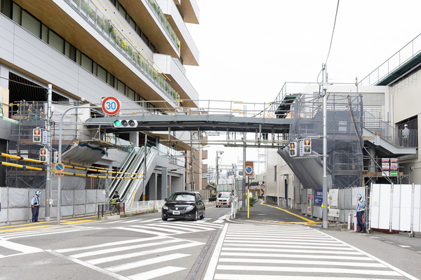 西三荘駅前の歩道橋 20240903-1