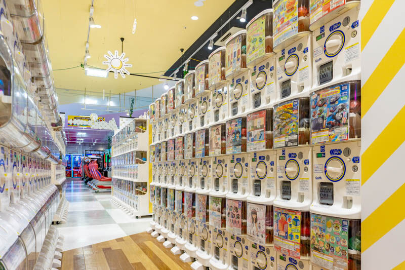 大日イオンのナムコ内に大型カプセルトイ専門店 ガシャポンのデパート がオープンしてる どんなガシャポンがあるのかみてきた 守口つーしん 大日イオンのナムコ内に大型カプセルトイ専門店 ガシャポンのデパート がオープンしてる どんなガシャポンがあるのかみてきた 守口つーしん