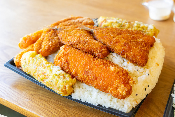 メガ盛りマンモス弁当2-2204129