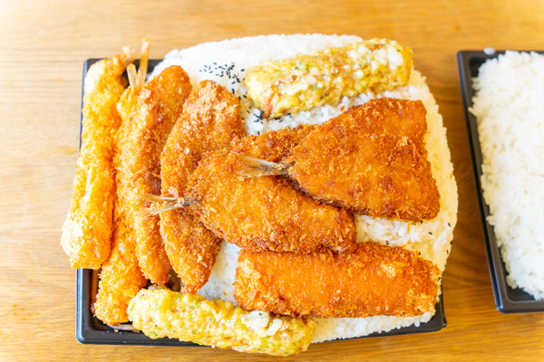 メガ盛りマンモス弁当2-22041210
