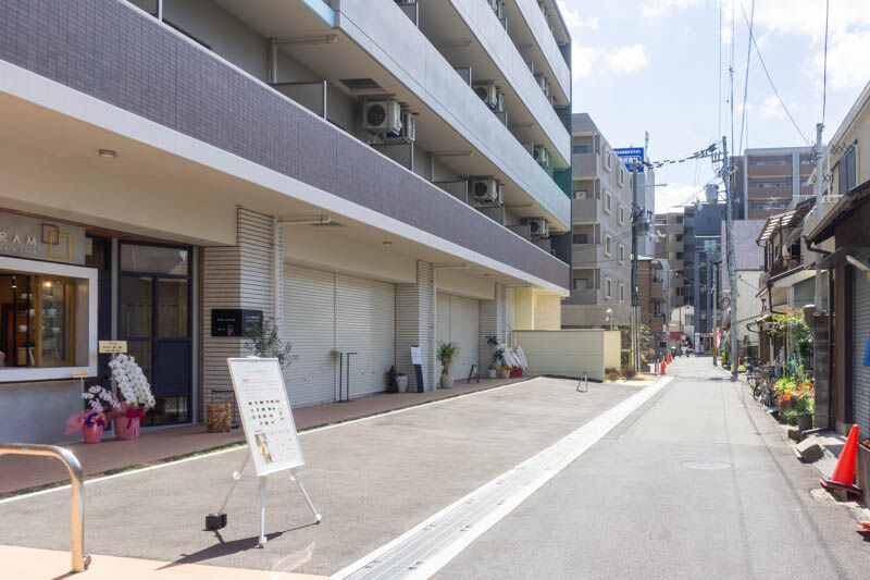 元町につくってたカフェ Monogram Studio Cafe がオープンしてる 茨木つーしん