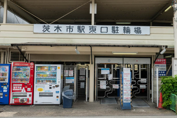 茨木市駅東口駐輪場-202106034