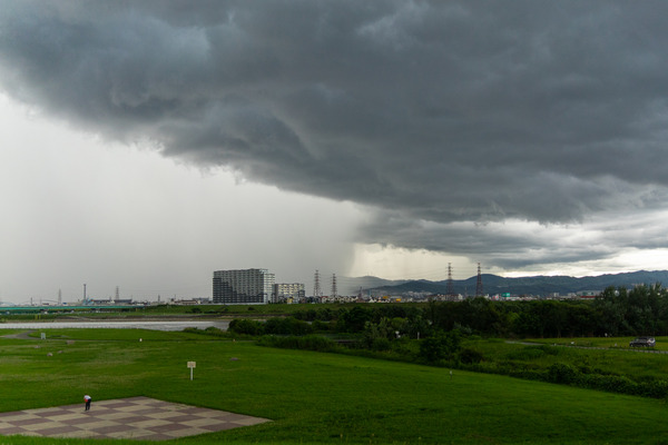 ゲリラ豪雨2-2107184