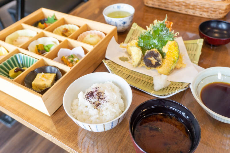 Cafe とまり木 の ランチa など 茨木市泉原 いばつーグルメ 茨木つーしん