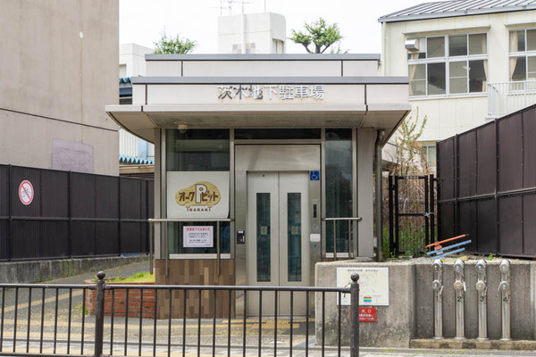 地下駐車場20230405232354