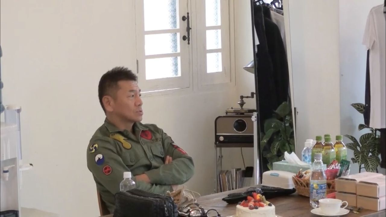悲報 くりぃむしちゅー上田晋也さん 私服がダサすぎる モル速 Morusoku