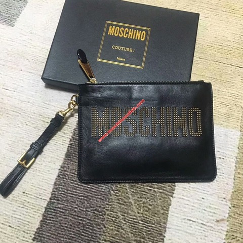 moschino-studdedlogo-clutch-black-1