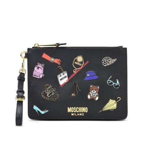 moschino-iconicbadges-clutch-black-1