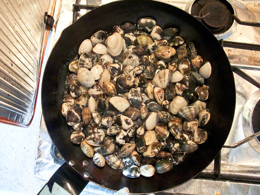 焼きハマグリ 浅利の酒蒸し スパゲッティ ボンゴレ 自宅 お水をどうぞ