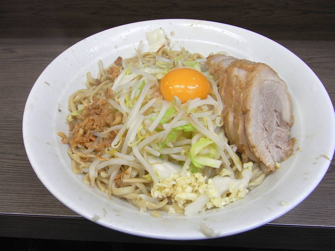 大豚 汁なし ラーメン二郎横浜関内店 お水をどうぞ