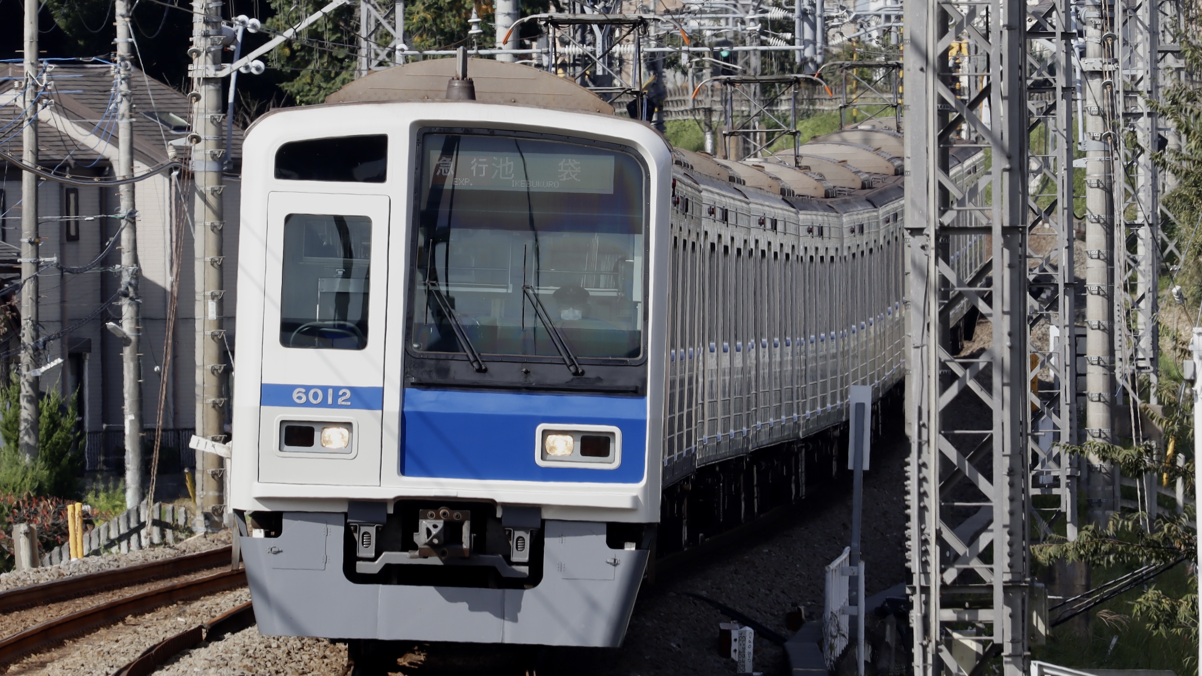 朱色と海碧の礬素 11 西武線を彷徨く1後編