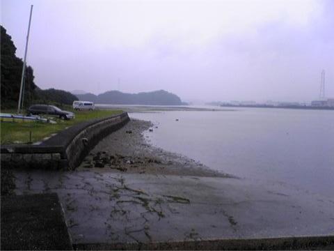 ひっそりとした小さな海岸へ 船員28号の日々