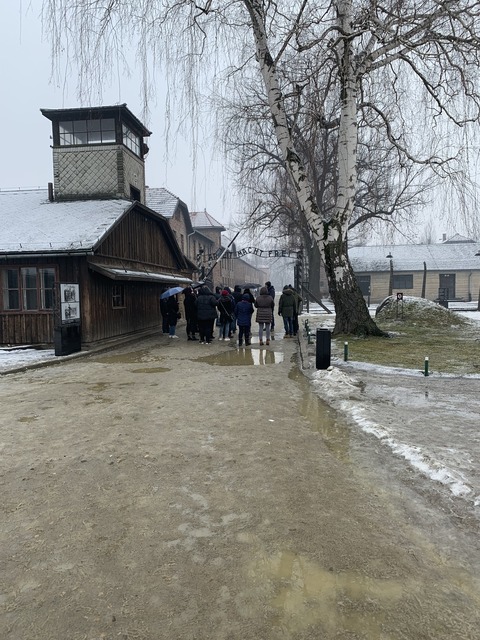 36DEC67F-612F-414B-BB35-F0EF05544661