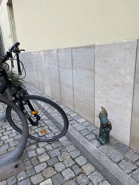 492DC99F-81F2-4B74-A704-93961C588825