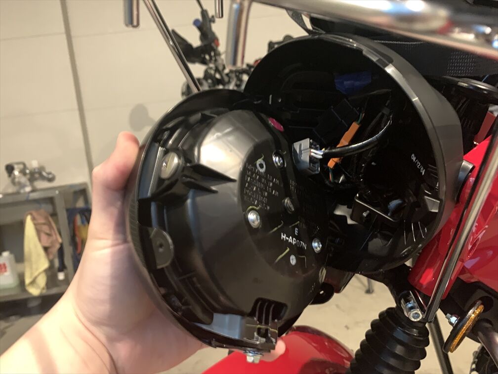 バイク カスタム】ハンターカブのヘッドライトリムをモンキー125のリム