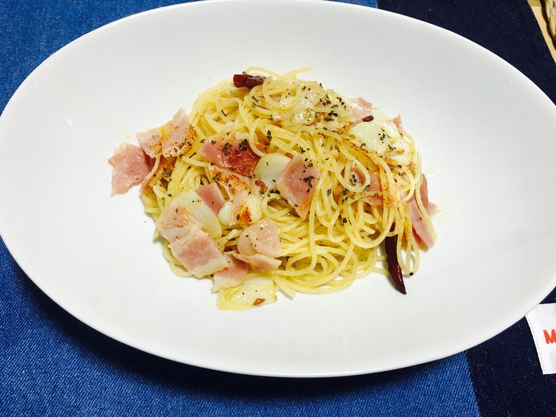 お家ご飯 ベーコンと酒盗のペペロンチーノ くせになる味 横浜dinks生活 お家ご飯 ベーコンと酒盗のペペロンチーノ くせになる味 横浜dinks生活