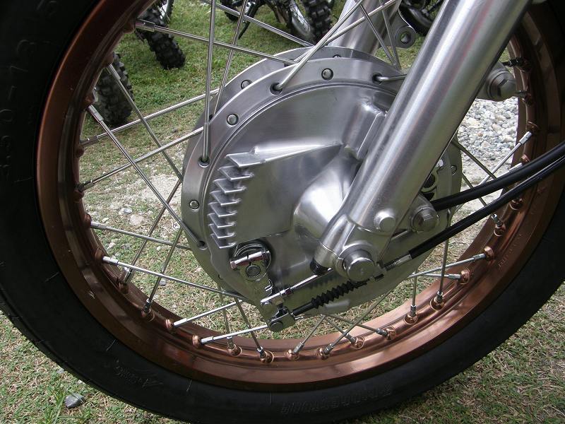 SR400 SR500 ドラムブレーキ フロントホイール タイヤ付き 全損のSR500