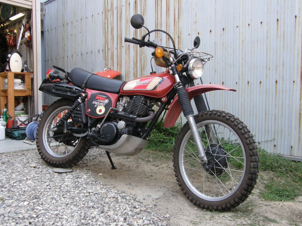 XT500のタイヤ交換時に考える事 : 続、自由単車おやじの絵日記Ⅲ XT500のタイヤ交換時に考える事 : 続、自由単車おやじの絵日記Ⅲ