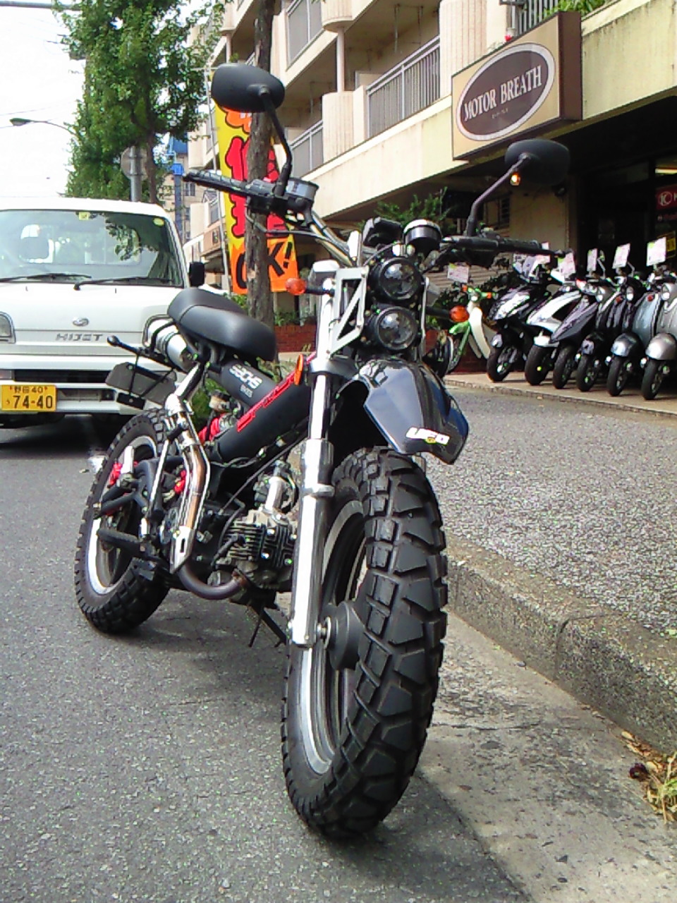 ザックス スパイダー 名古屋でカブとモンキーrに乗ってます