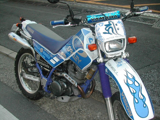 どーです 名古屋でカブとモンキーrに乗ってます