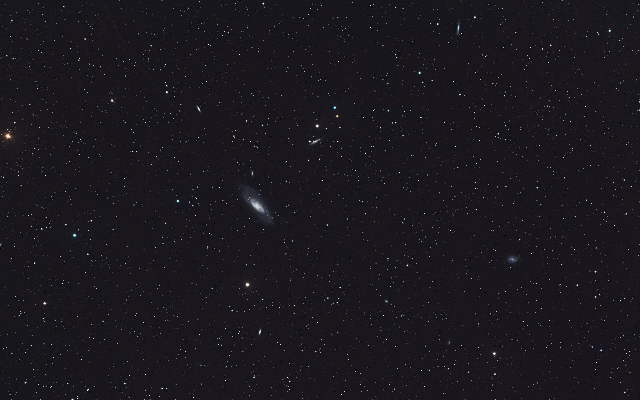 りょうけん座の渦巻銀河m106 星空旅 写真旅 りょうけん座の渦巻銀河m106 星空旅 写真旅