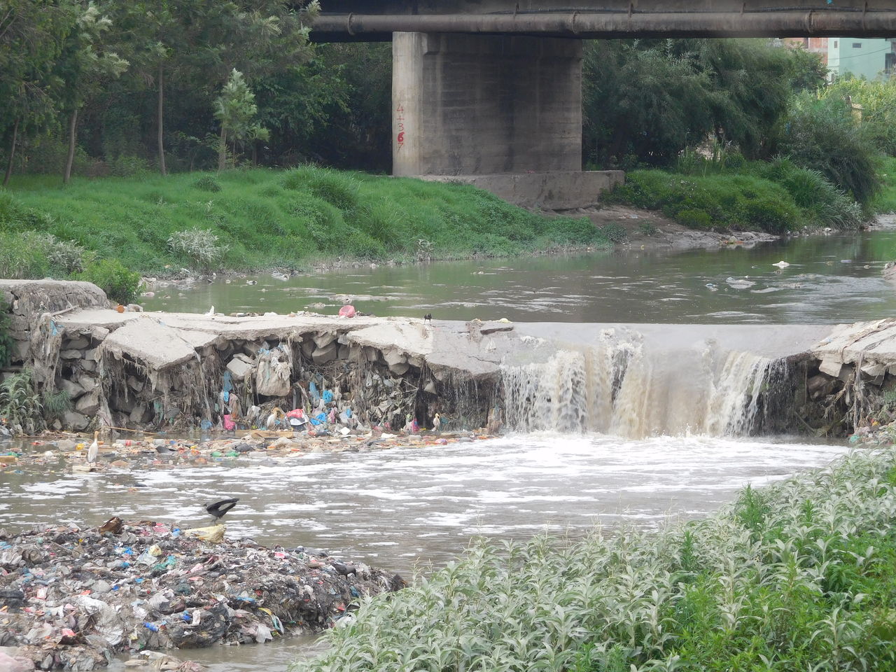 川が汚いのは人生最後の罰ゲーム ネパールの日常 旅行情報