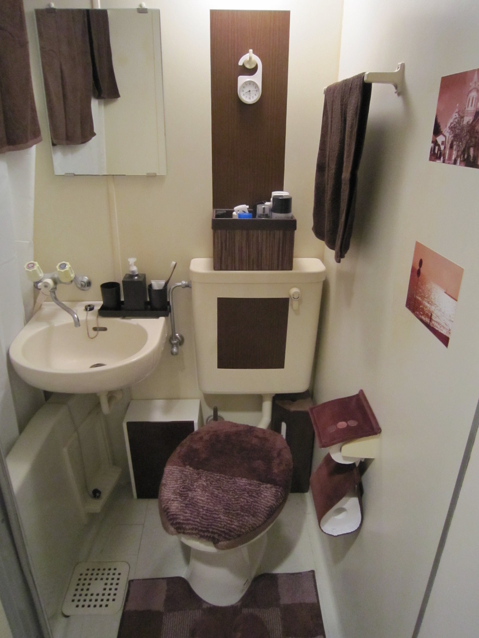 大変身 劇的ユニットバス インテリアシート貼付 ビフォーアフター スタイリッシュモダンなモノトーンインテリア