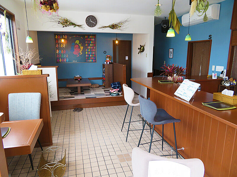 リコリス カウンターテーブル