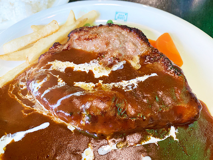 ステーキ感強めなハンバーグステーキ！「The very very BEAST（ベリーベリービースト）」